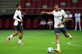 然缓慢推进 然缓慢推进